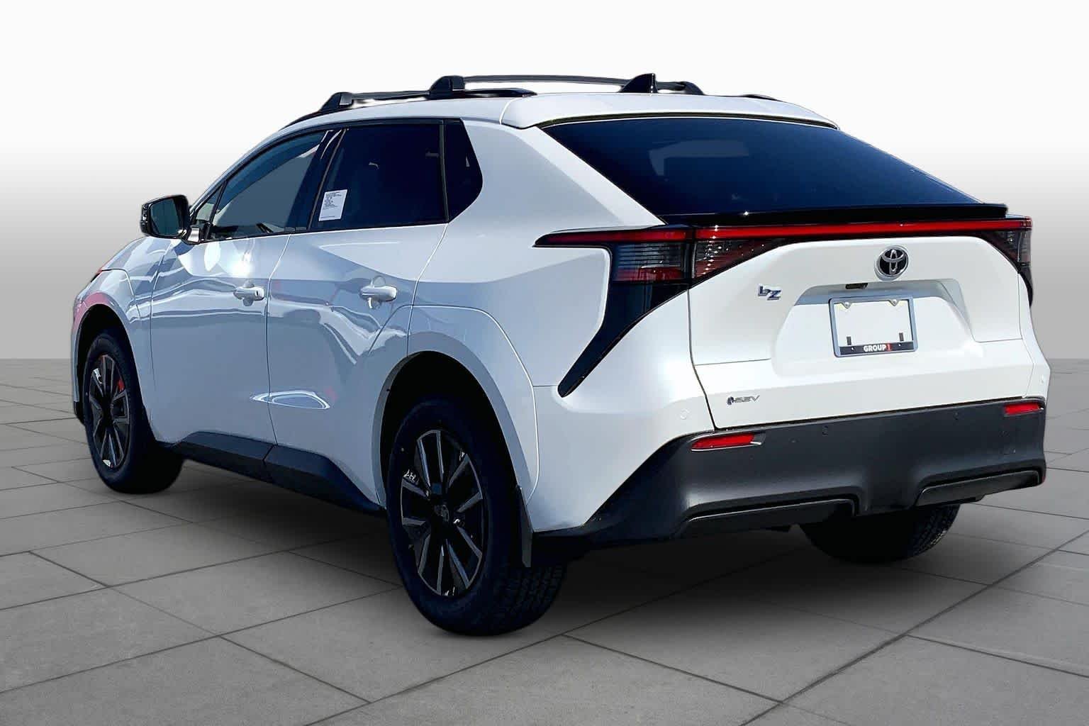 New 2026 Wind Chill Pearl Toyota XLE image 12