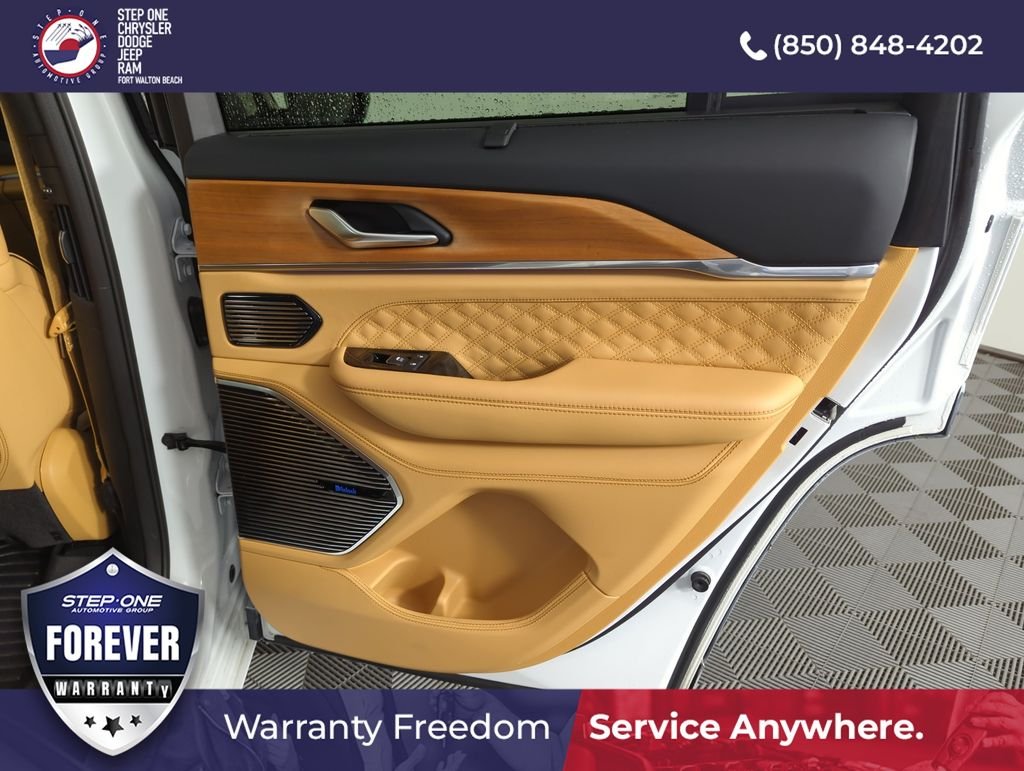 Used 2023 White Jeep Summit Reserve 4xe image 33