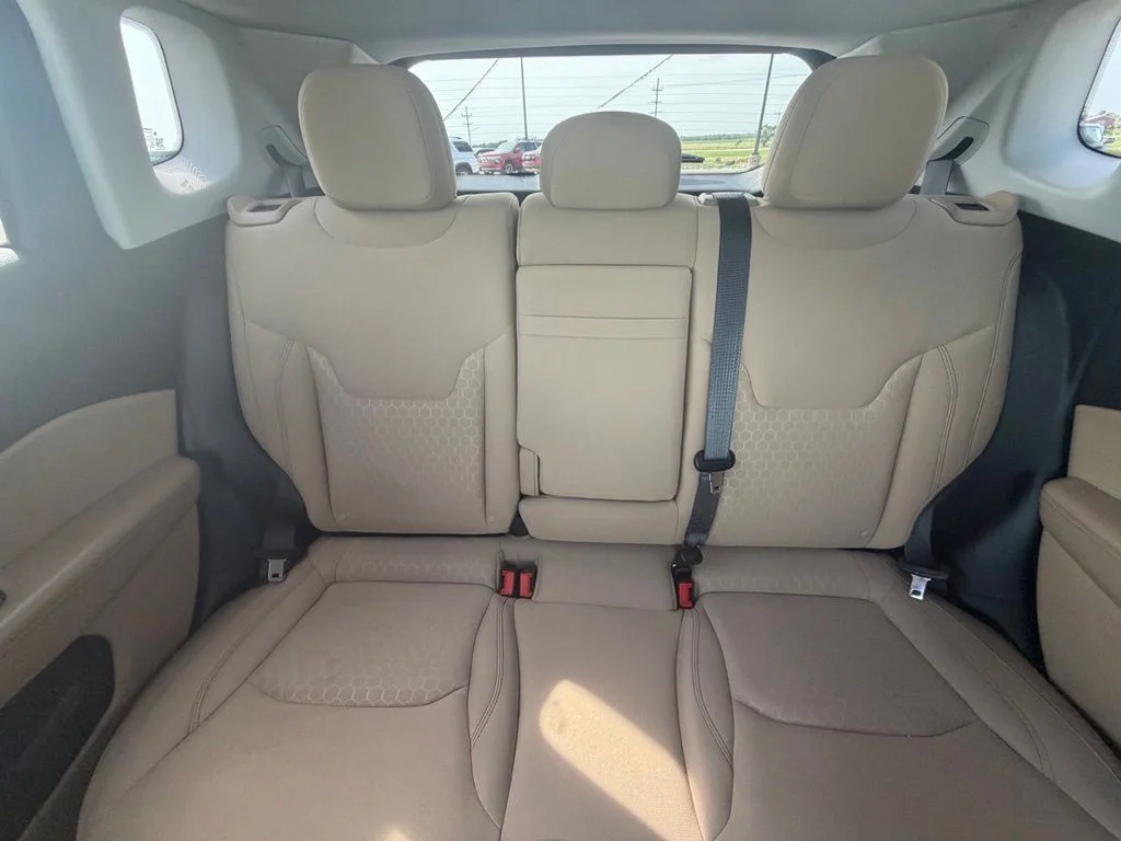 Certified Used 2018 Green Jeep Sport image 21