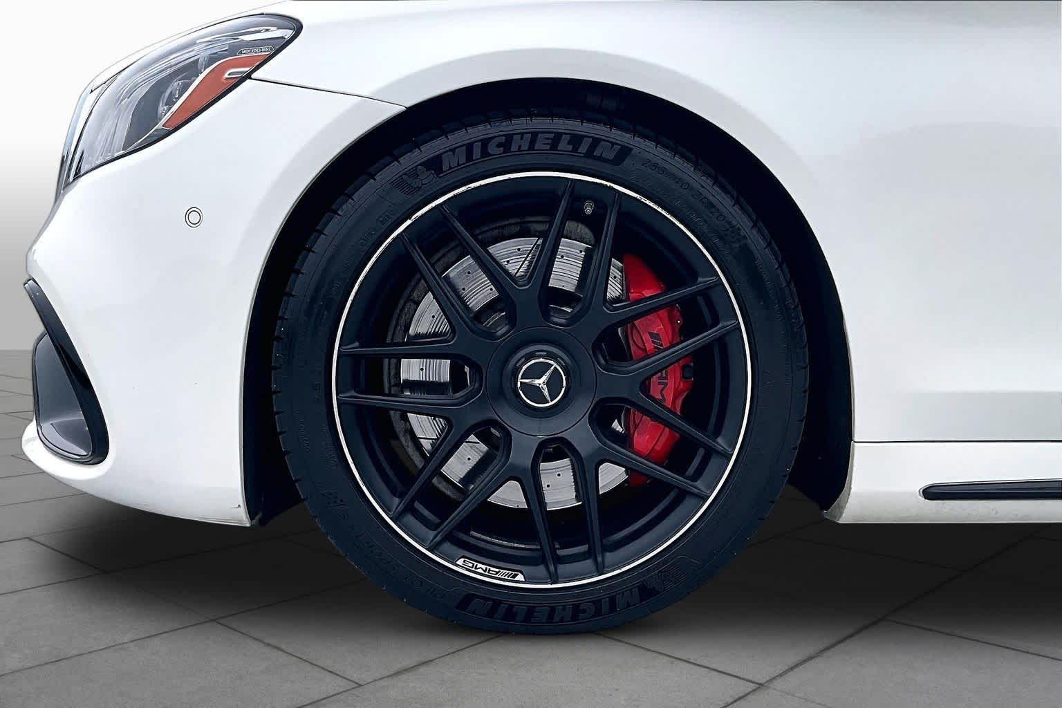 Used 2020 designo Diamond White Mercedes-Benz AMG® S 63 image 10