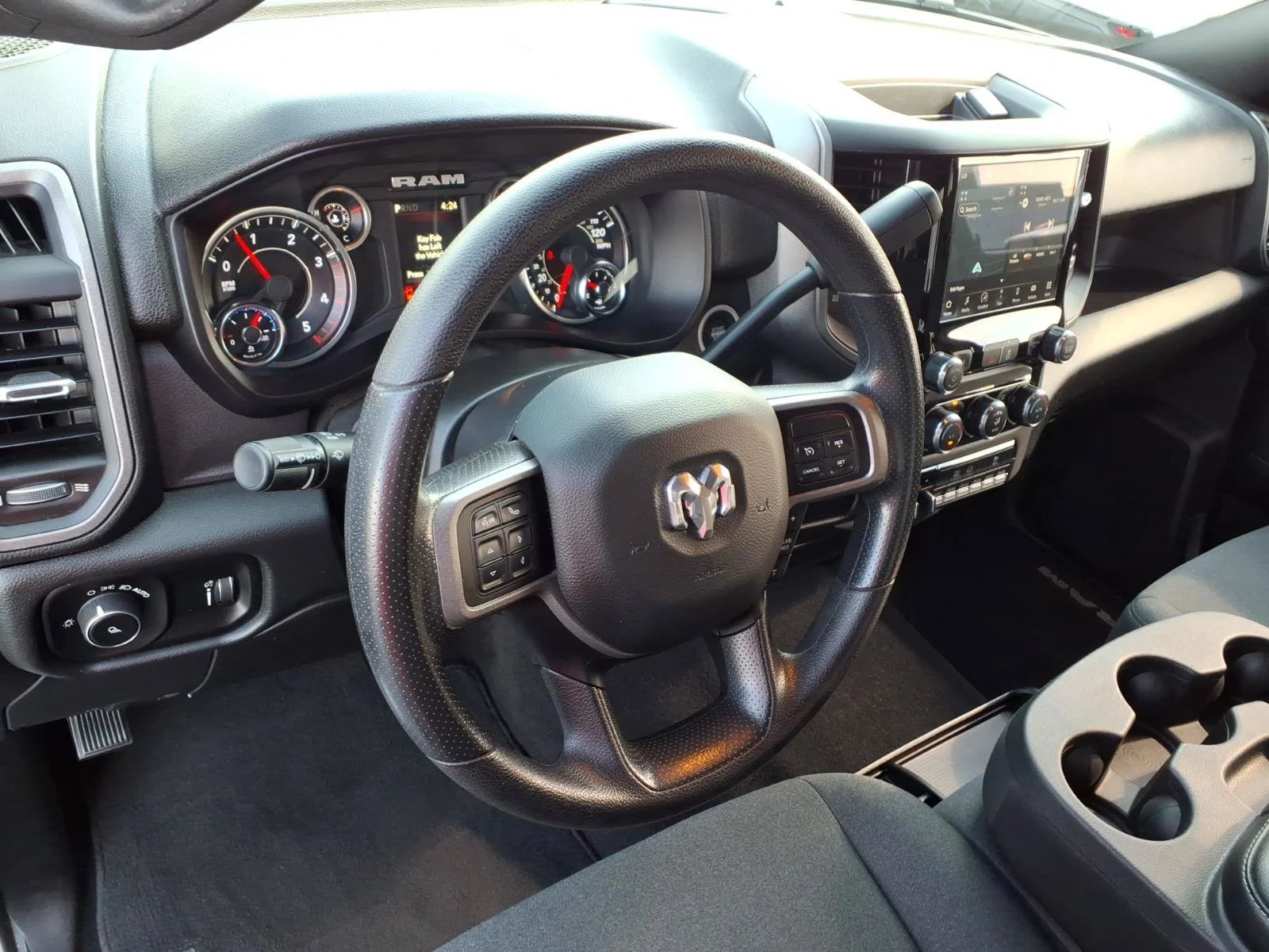 Used 2022 Diamond Black Crystal Pearlcoat Ram Tradesman image 8