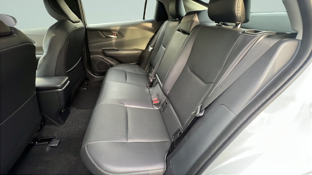 2026 Toyota Prius XLE - Photo 9