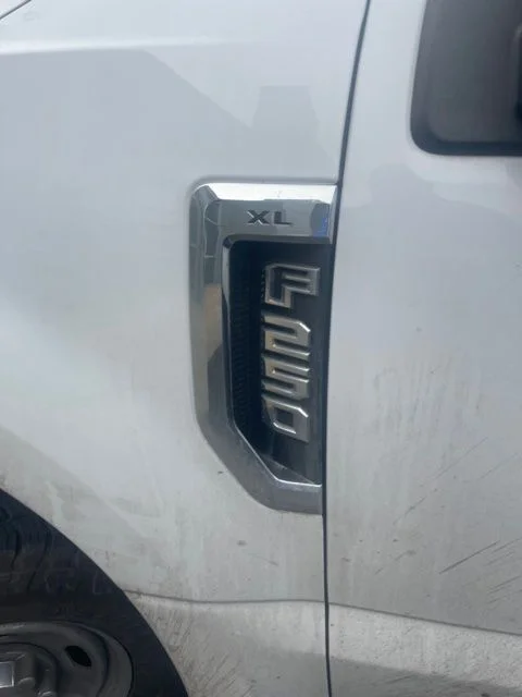 Used 2018 White Ford XL image 8