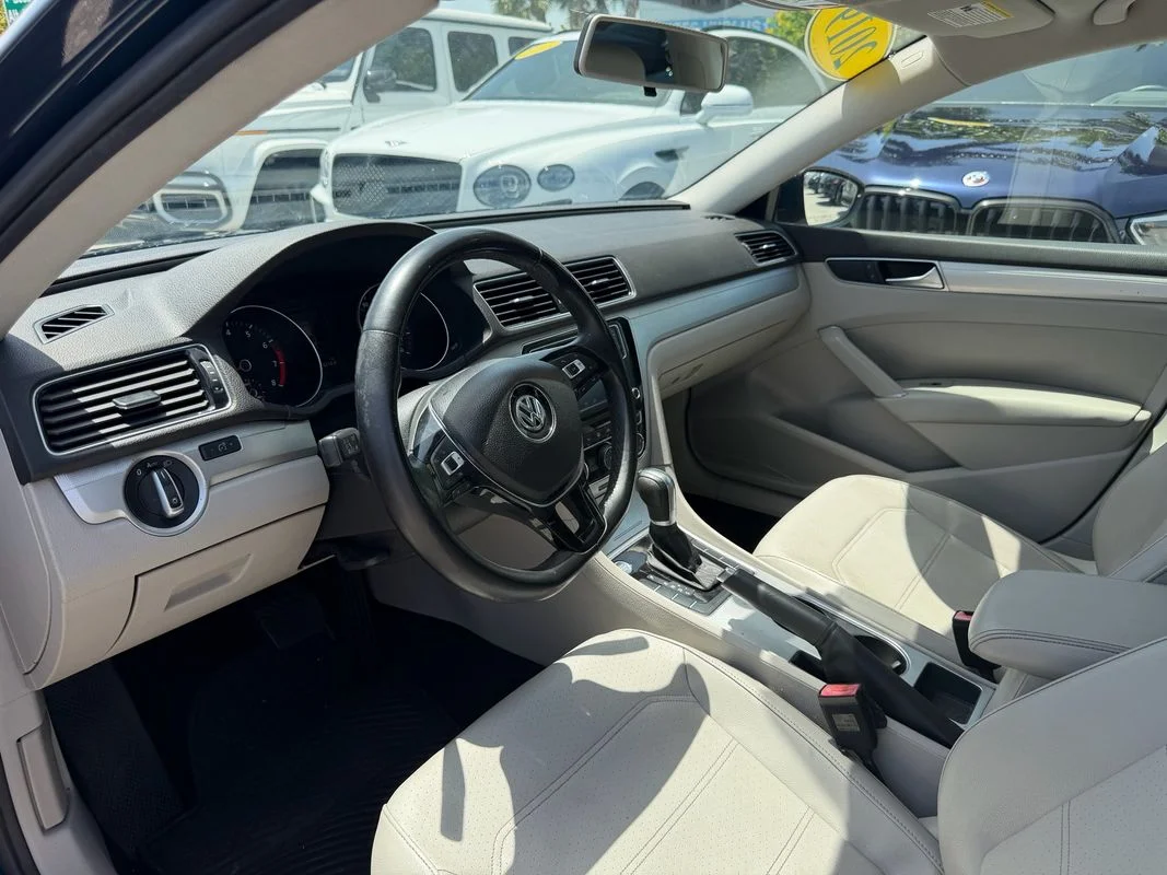 Used 2019  Volkswagen 2.0T Wolfsburg Edition image 18