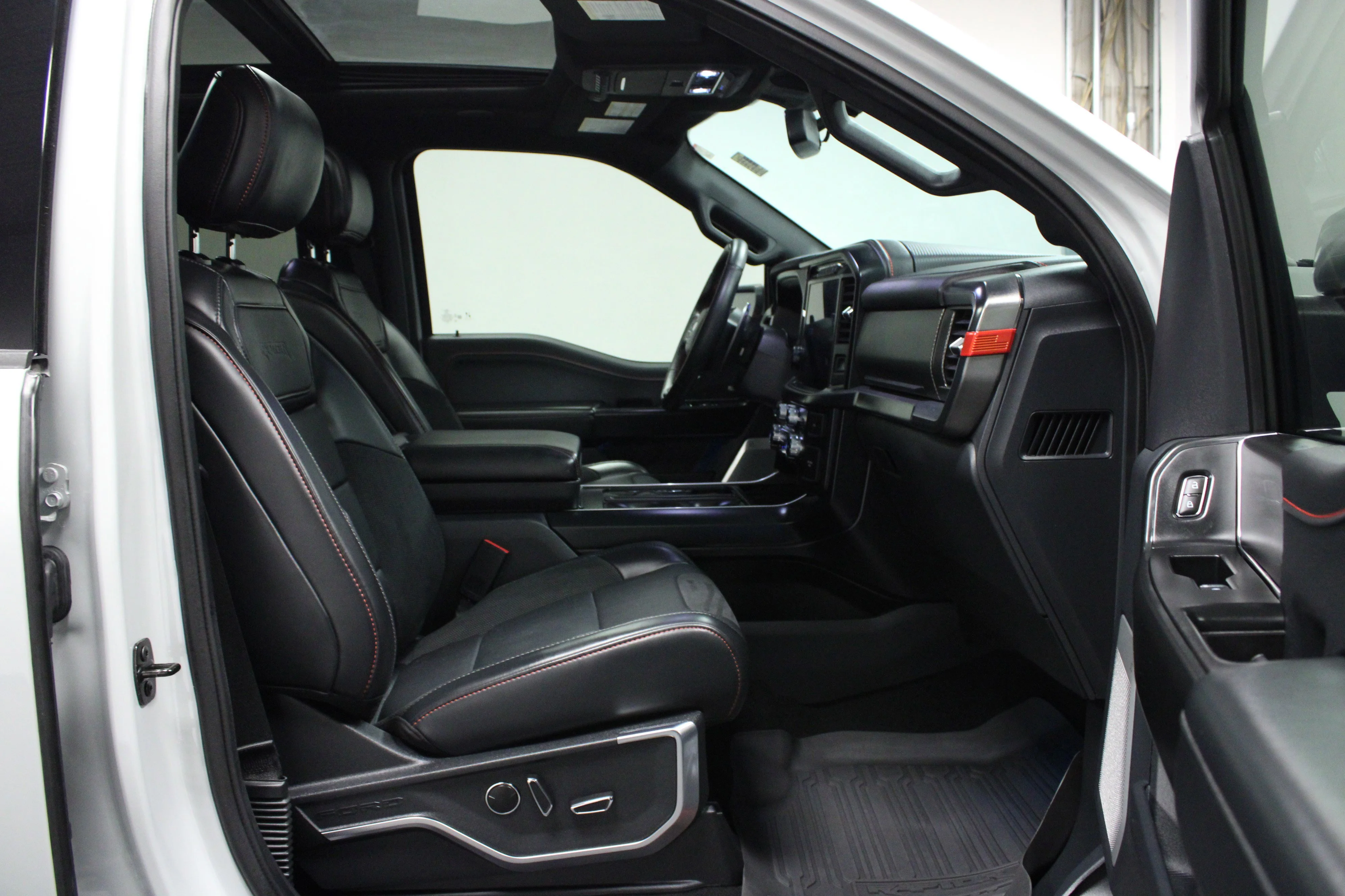 Used 2024 Avalanche Ford Raptor image 16