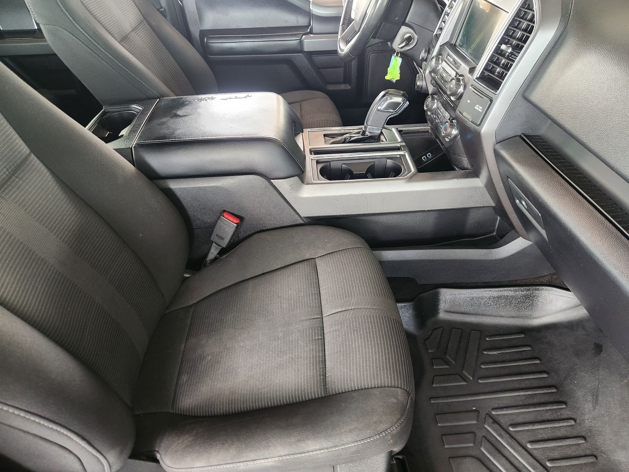Used 2017 Shadow Black Ford XLT image 14