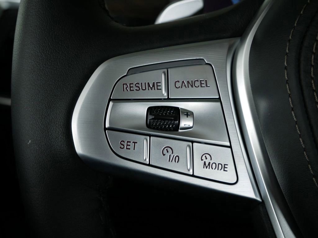 Used 2026 Black Sapphire Metallic BMW xDrive40i image 38