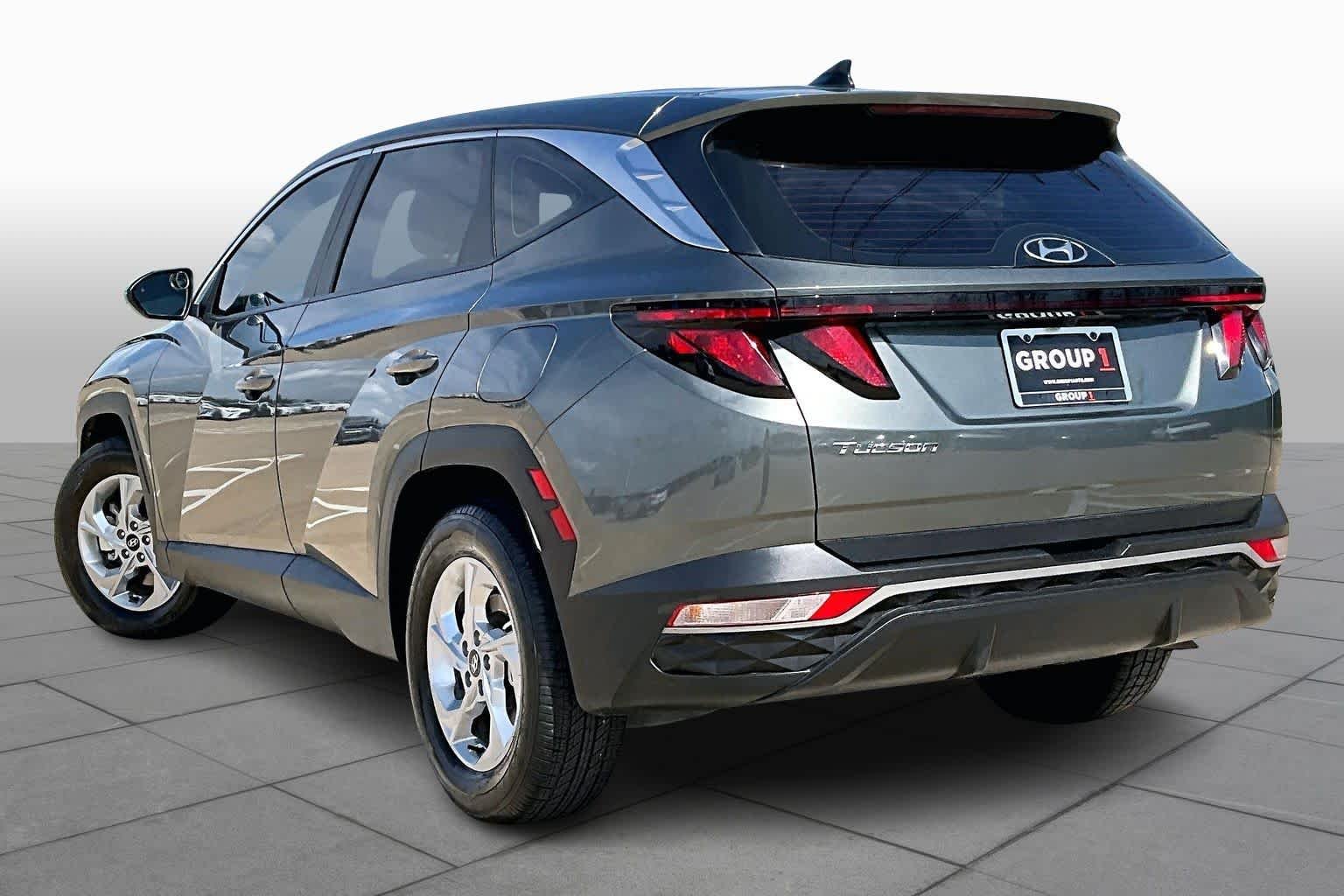Used 2023 Amazon Gray Hyundai SE image 11