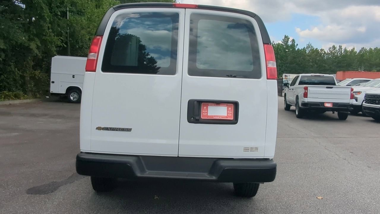 New 2025 Summit White Chevrolet Work Truck image 7