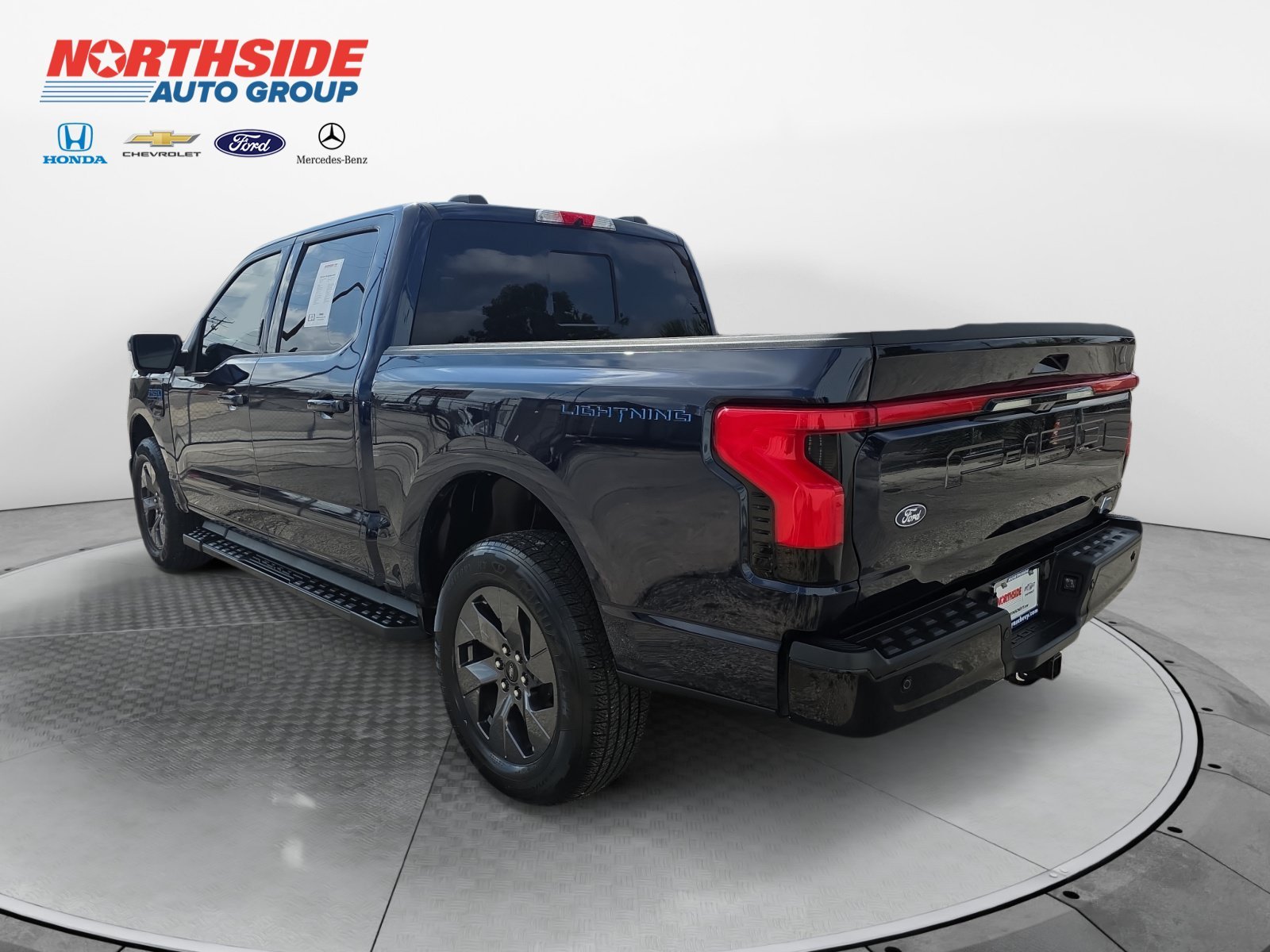 Used 2024 Blue Ford Lariat image 5