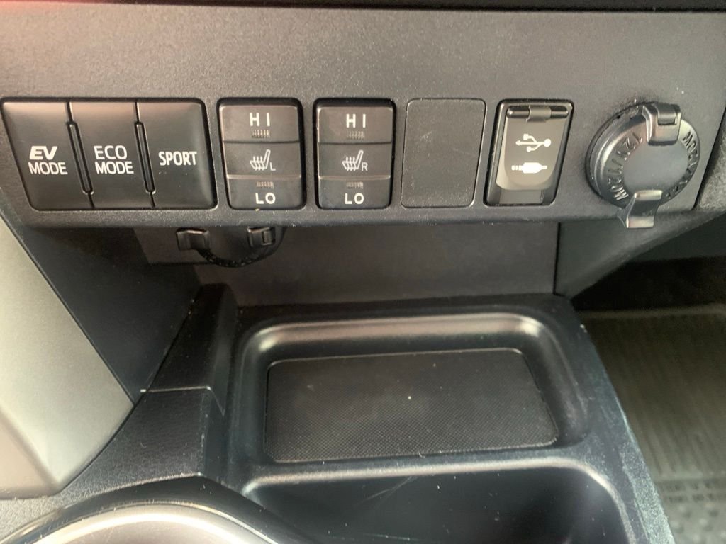 Used 2018 Red Toyota Limited image 25