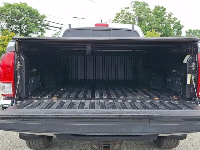 Certified Used 2017 SILVER ME Toyota  image 30