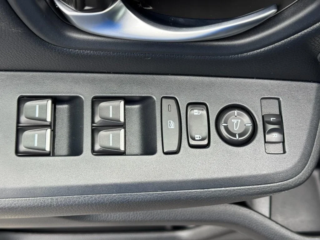 Certified Used 2025 White Honda Touring image 21