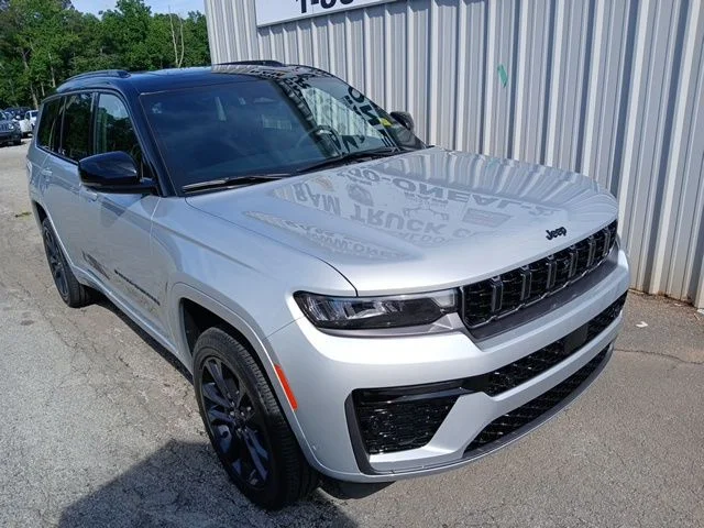 New 2026 Silver Zynith Exterior Paint Jeep Limited Reserve image 1