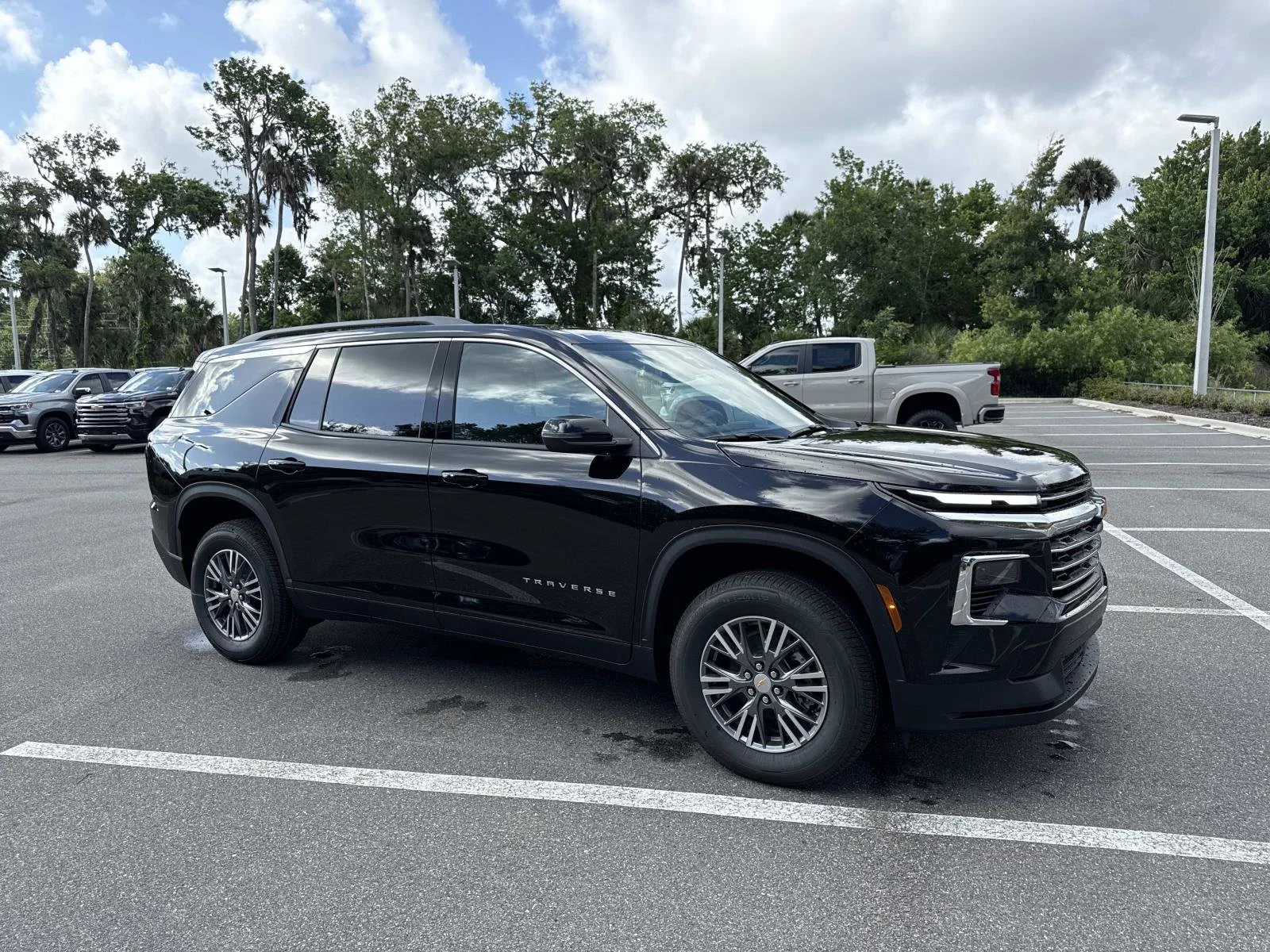 2026 Chevrolet Traverse FWD LT's photo