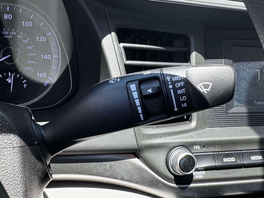 Used 2020 Blue Hyundai SE image 21