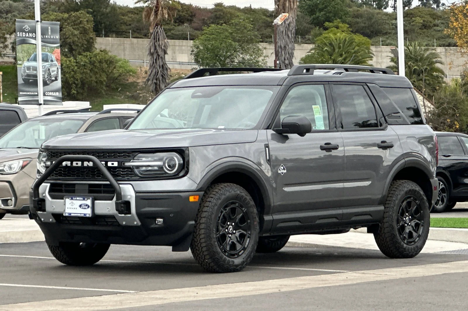 New 2025 Carbonized Gray Metallic Ford Outer Banks® image 7