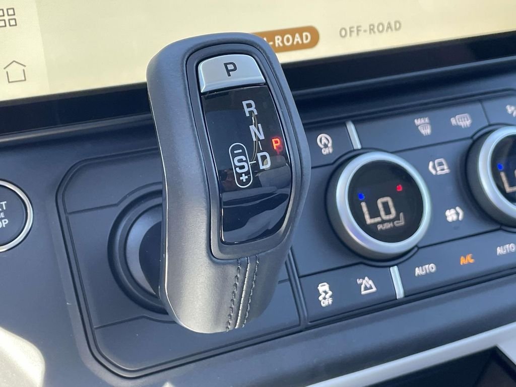 New 2026 Fuji White Land Rover S image 27
