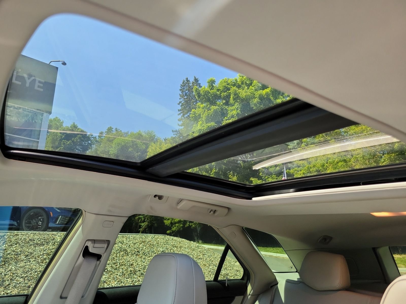 Used 2012 Silver Cadillac Base image 13