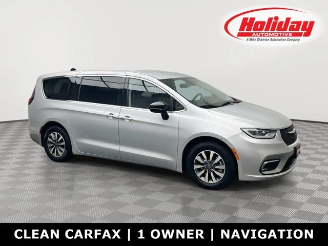 2024 Chrysler Pacifica PHEV Select