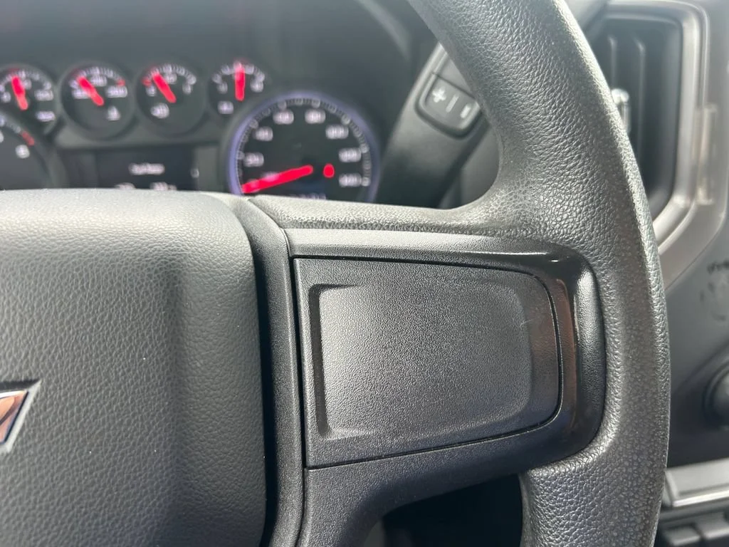 Used 2020 SUMMIT WHITE Chevrolet Custom image 32