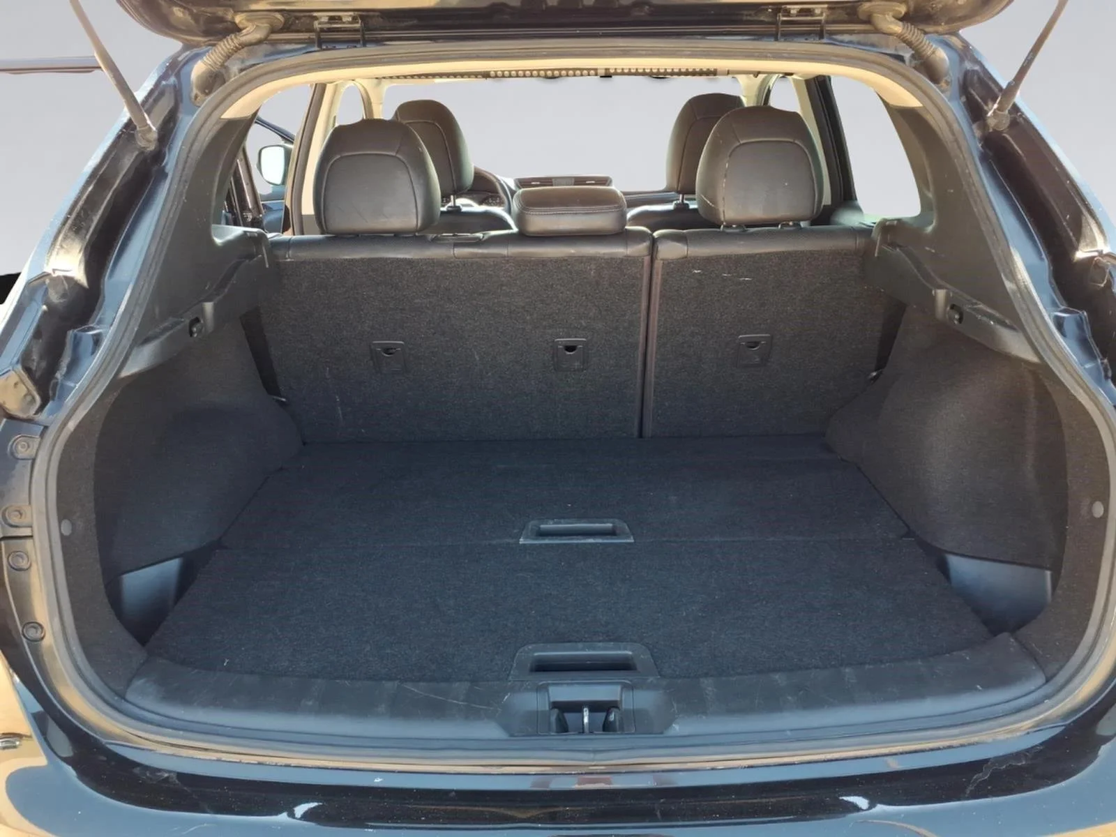 Used 2017 Magnetic Black Nissan SL image 9