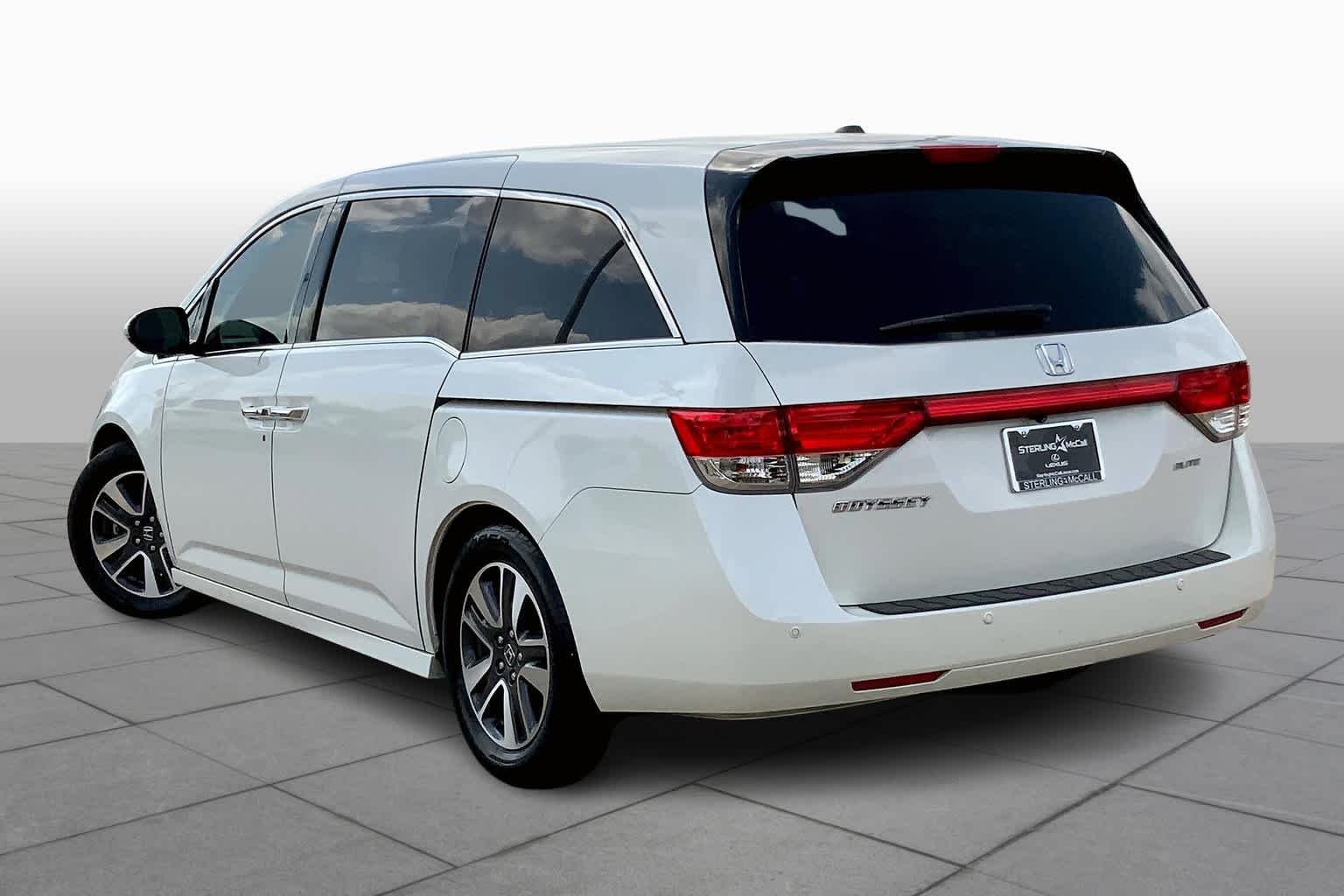 Used 2014 White Diamond Pearl Honda Touring image 12