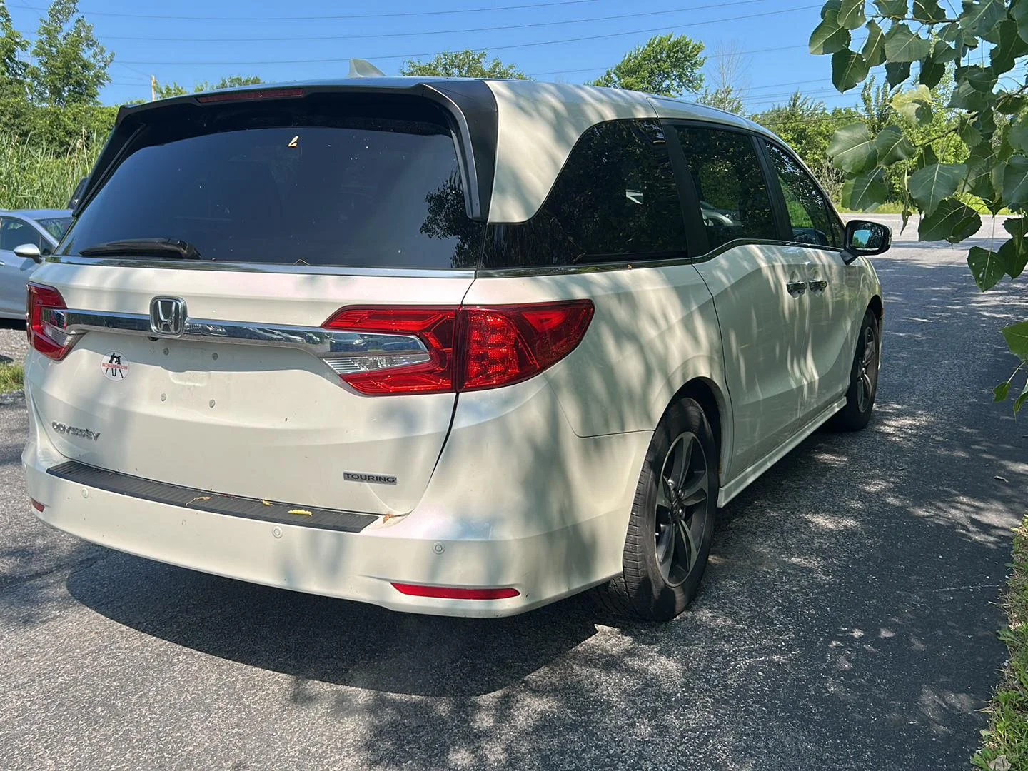Used 2019 White Diamond Pearl Honda Touring image 14