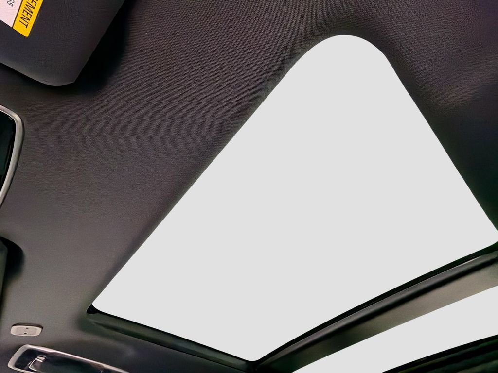 New 2026 Fuji White Land Rover SE image 23