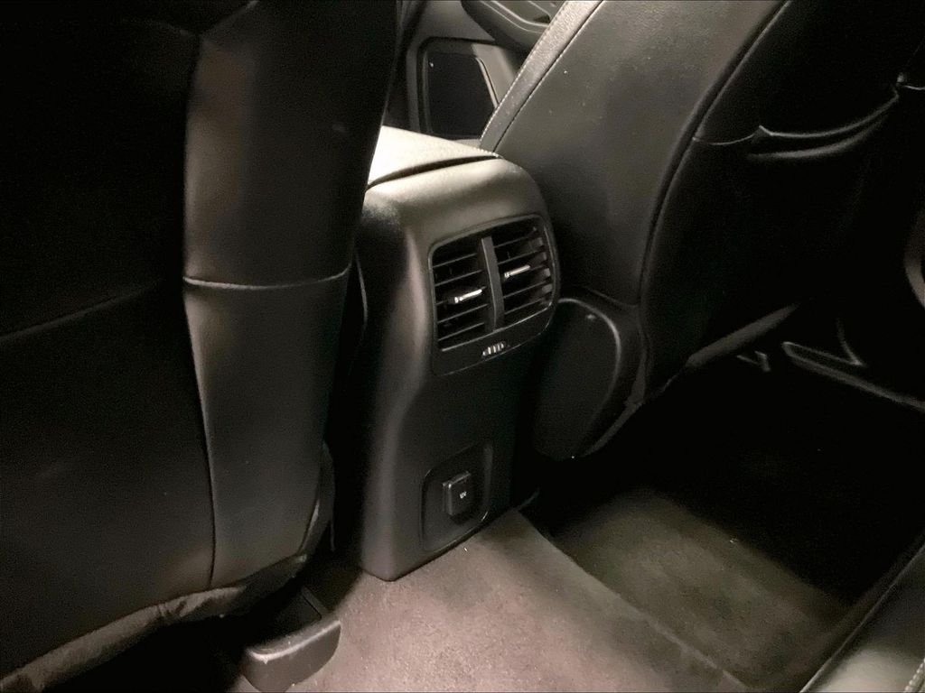Used 2020 Gray Ford SEL image 27