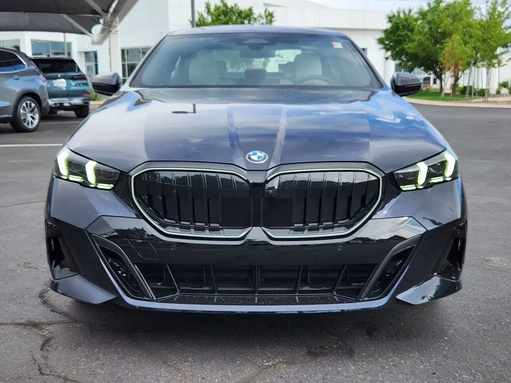 New 2027 Carbon Black Metallic BMW 530i xDrive image 6