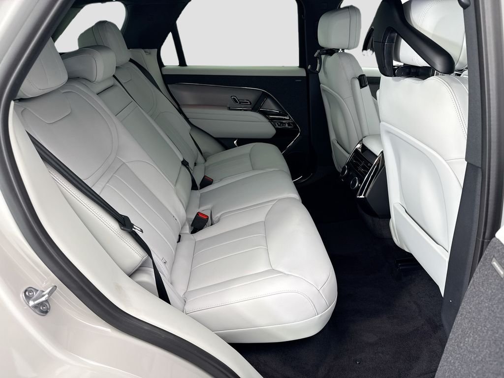 New 2026 Borasco Grey Land Rover SE image 21