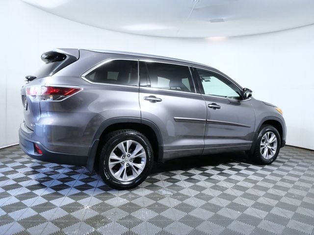 Used 2015 Gray Toyota XLE V6 image 6