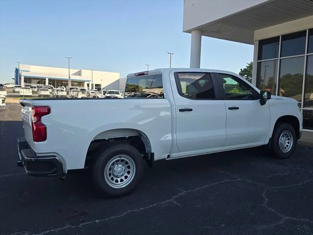 New 2026 Summit White Chevrolet WT image 5
