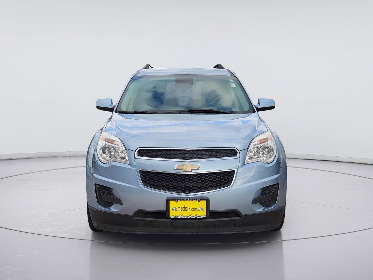 Used 2015 SILVER TOPAZ METALLIC Chevrolet LT image 2