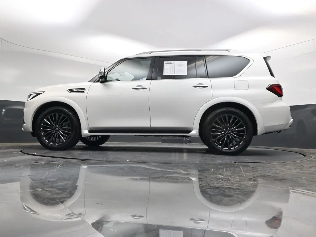 Used 2023 White INFINITI Sensory image 48