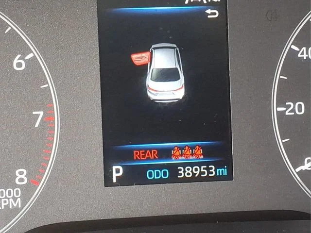 2025 Toyota Corolla LE - Photo 26
