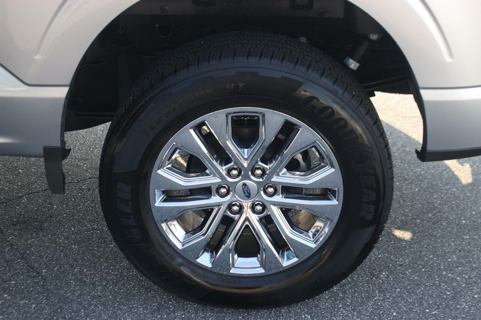 Used 2026 Silver Ford LARIAT image 38
