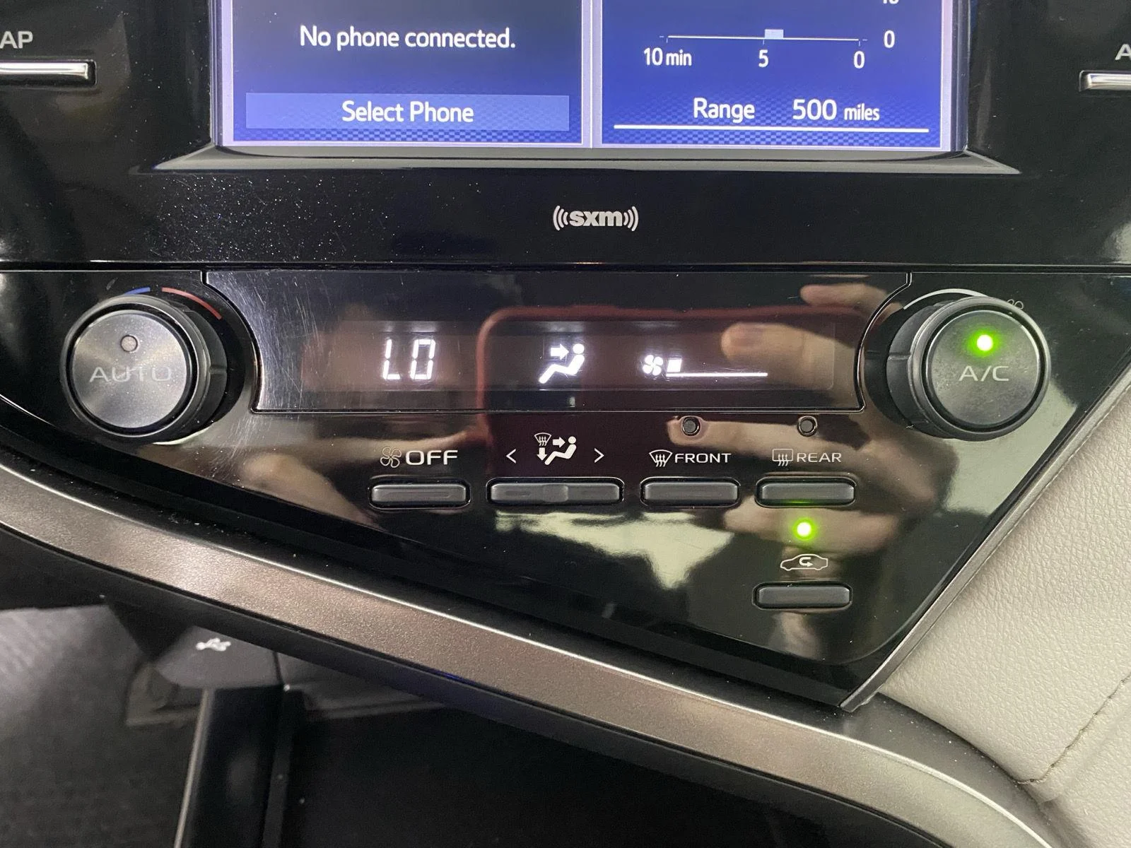 Used 2020 Blue Streak Metallic Toyota SE image 19