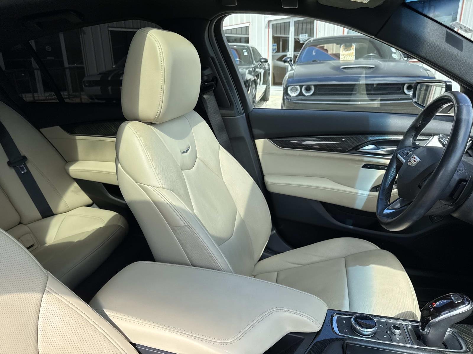 Used 2021 Crystal White Tricoat Cadillac Premium Luxury image 11