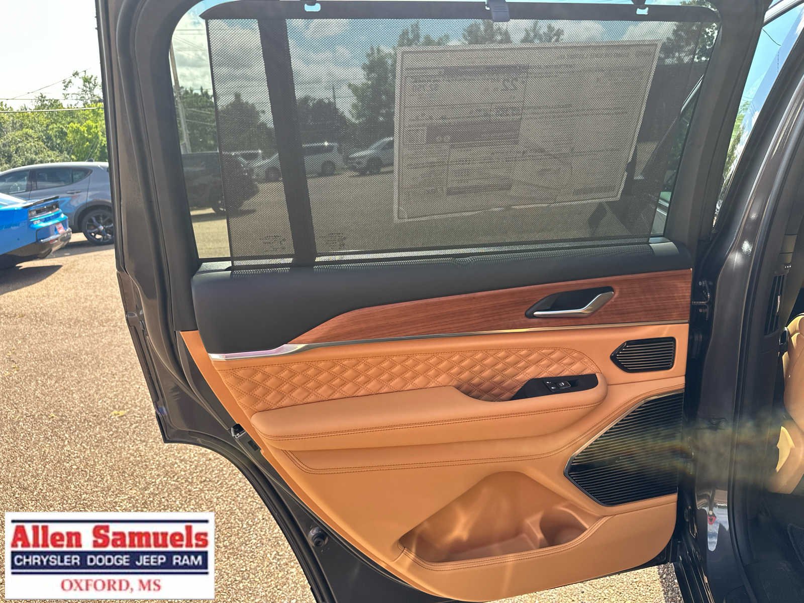 New 2026 Baltic Gray Metallic Clear-Coat Exterior Paint Jeep Summit image 66