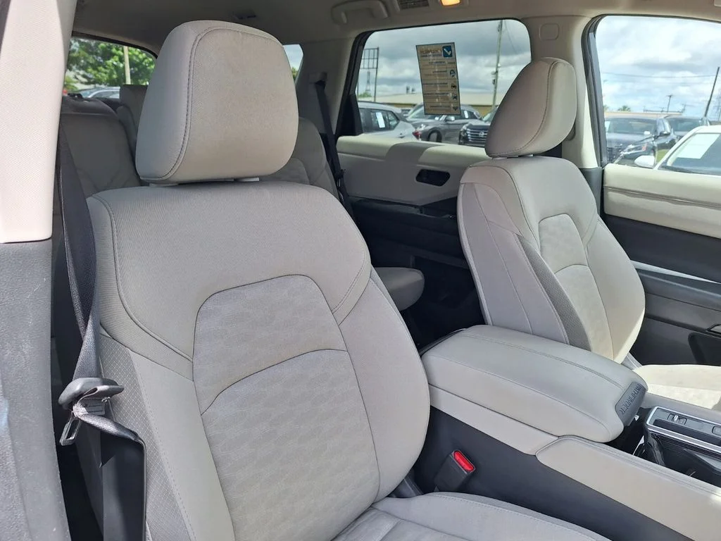 Used 2024 Gray Nissan SV image 30