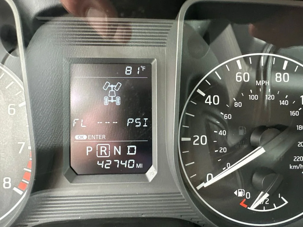 Used 2018 Black Nissan S image 26
