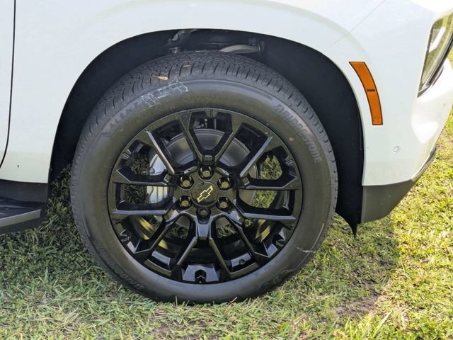 New 2026 Summit White Chevrolet LT image 11