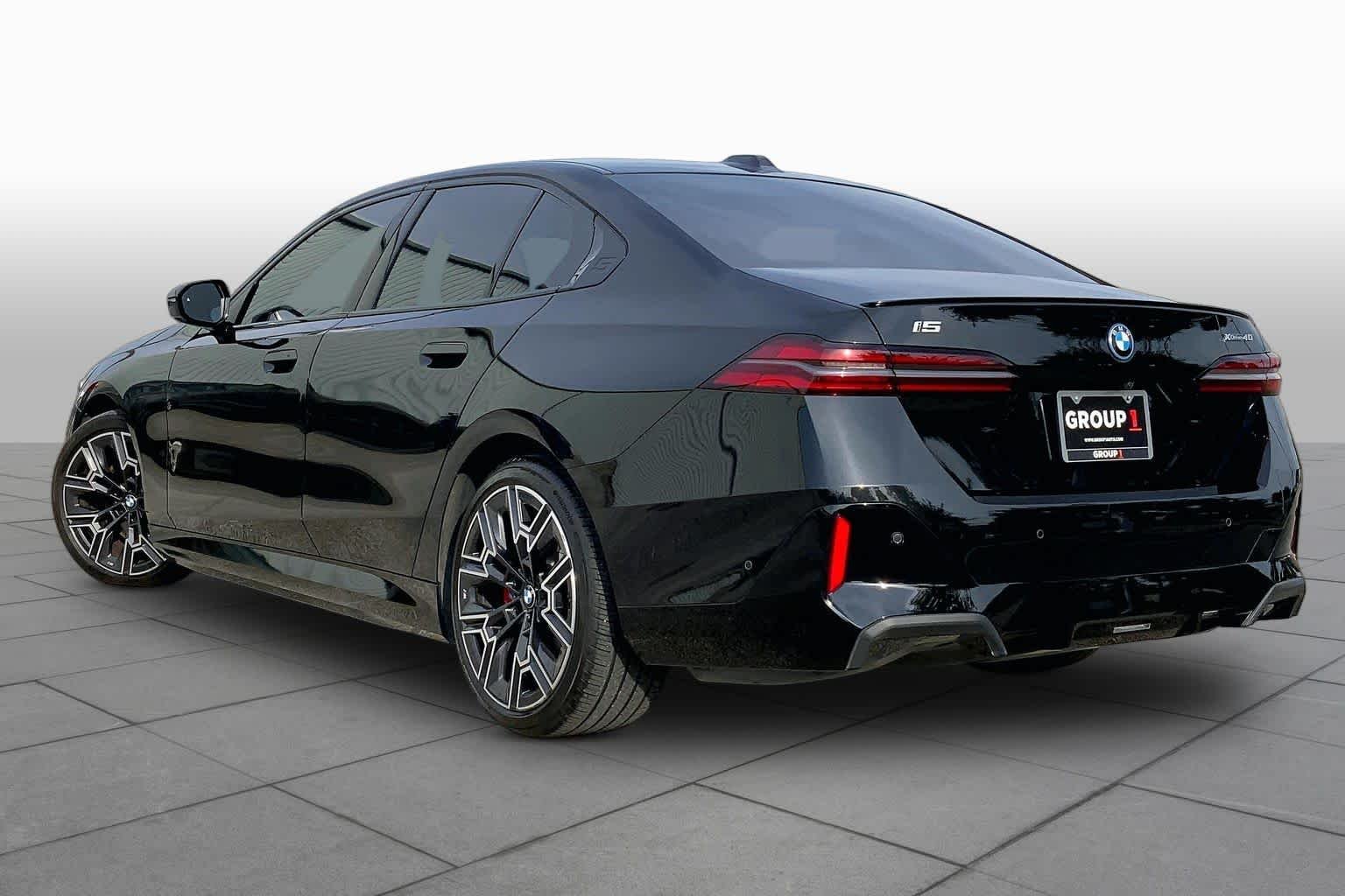 Used 2026 Black Sapphire Metallic BMW xDrive40 image 10