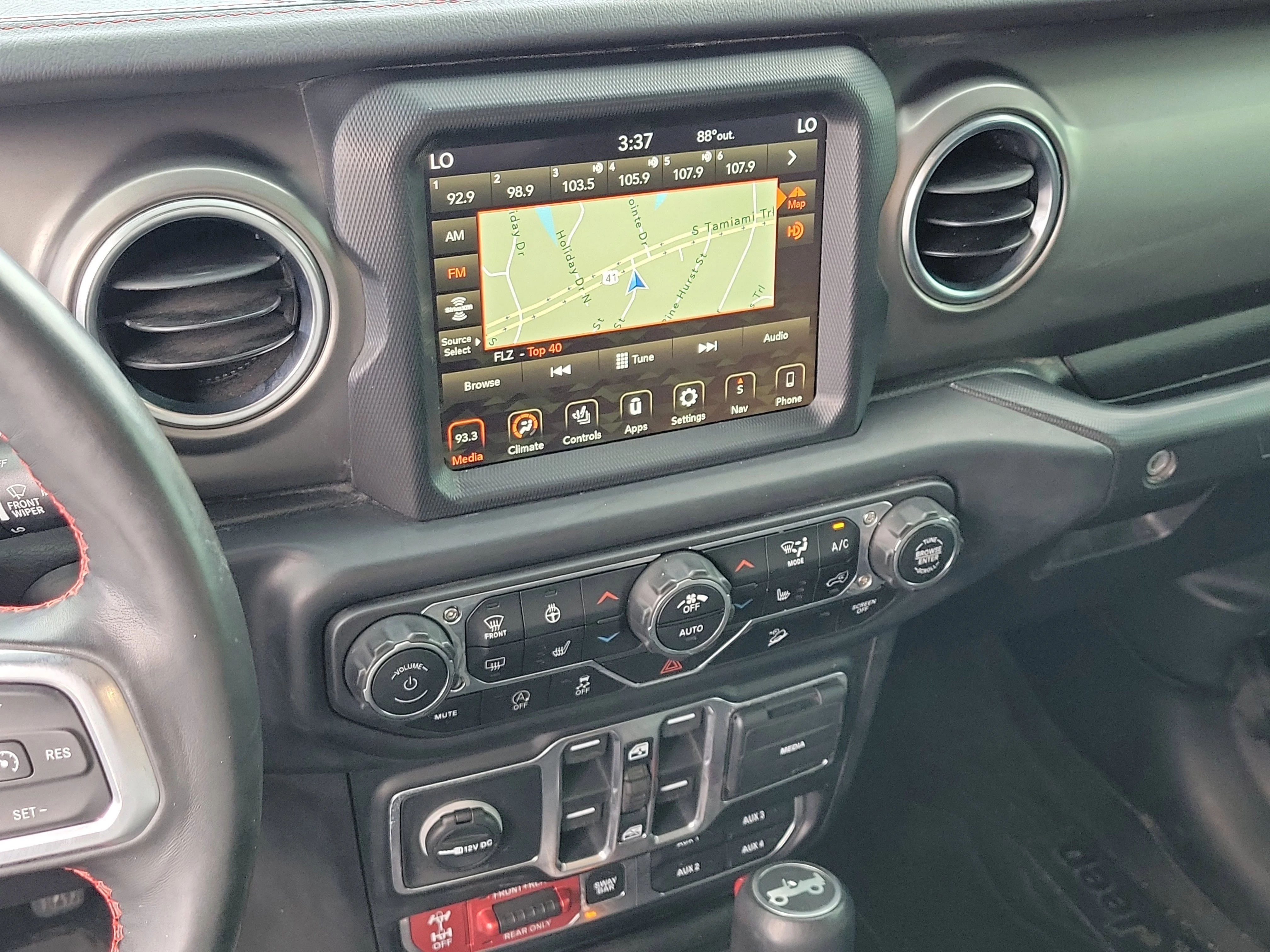 Used 2019 Bikini Pearlcoat Jeep Rubicon image 29