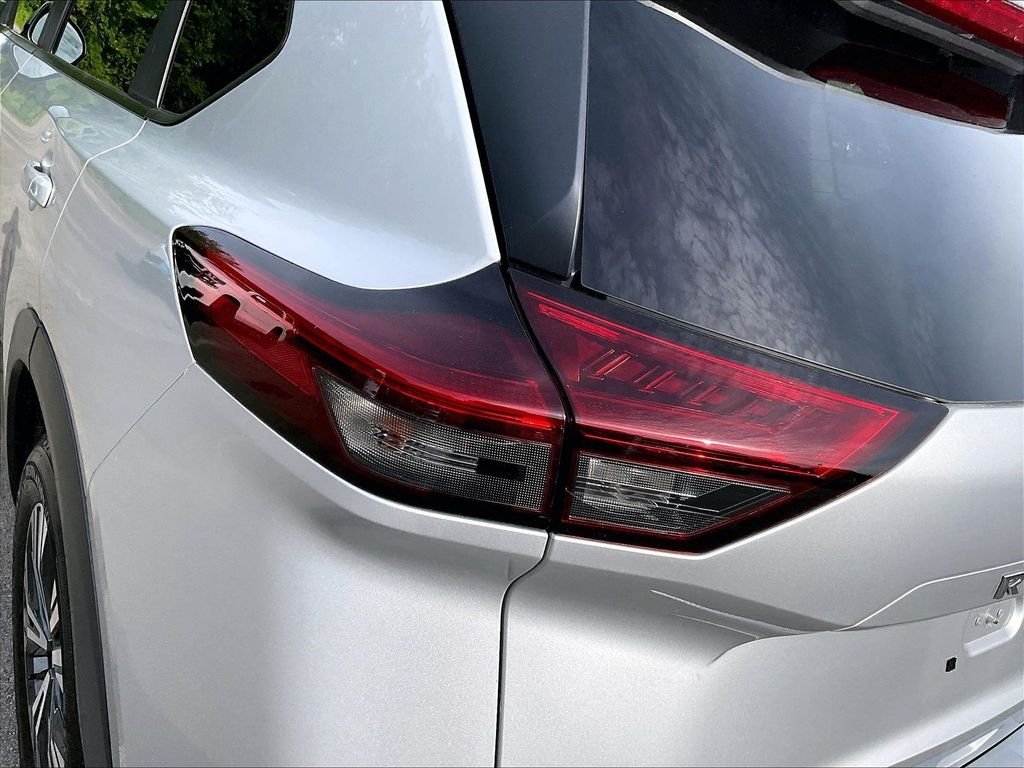 Used 2023 Silver Nissan SV image 32
