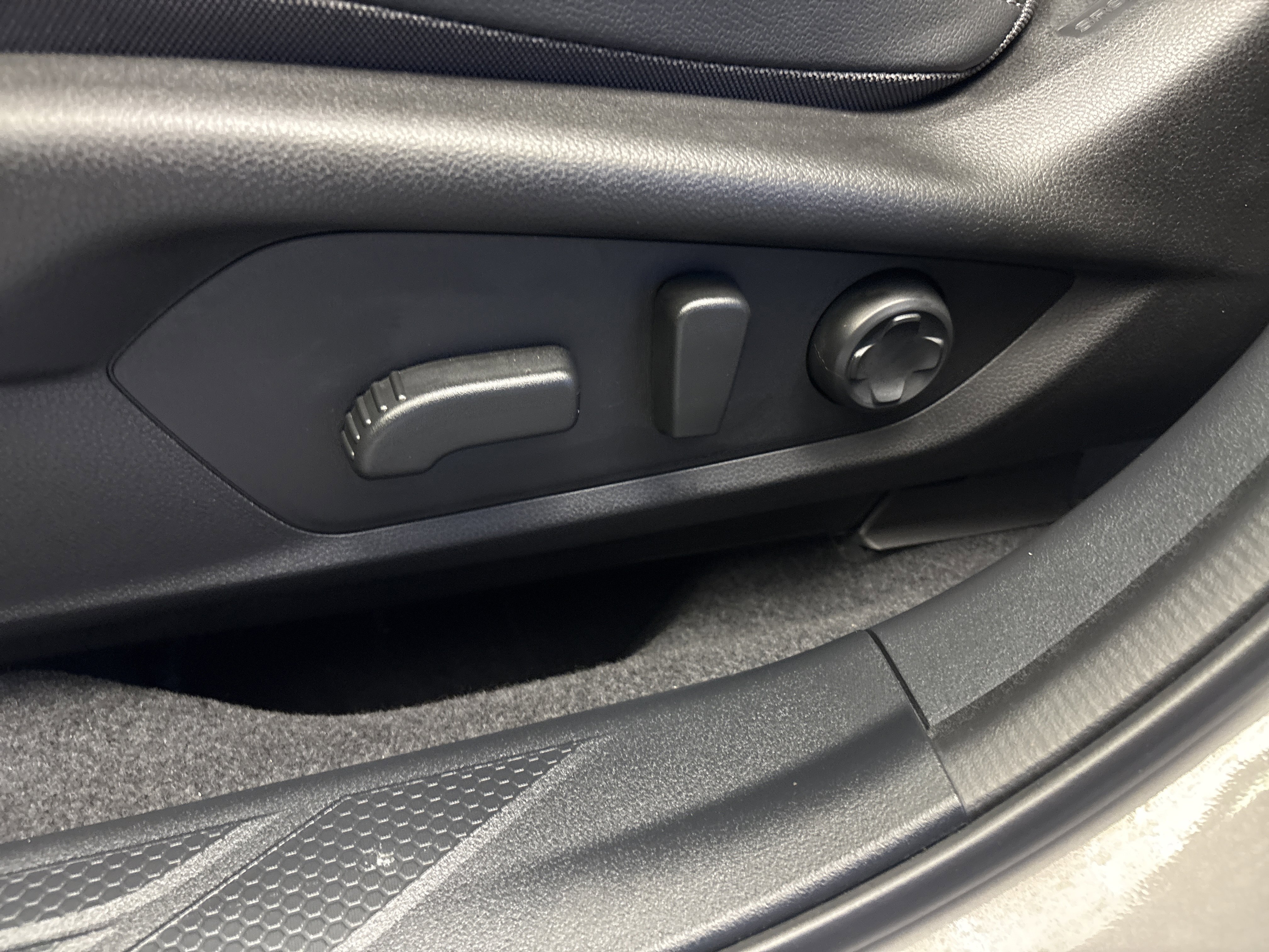Certified Used 2026 River Rock Pearl Subaru Touring image 13