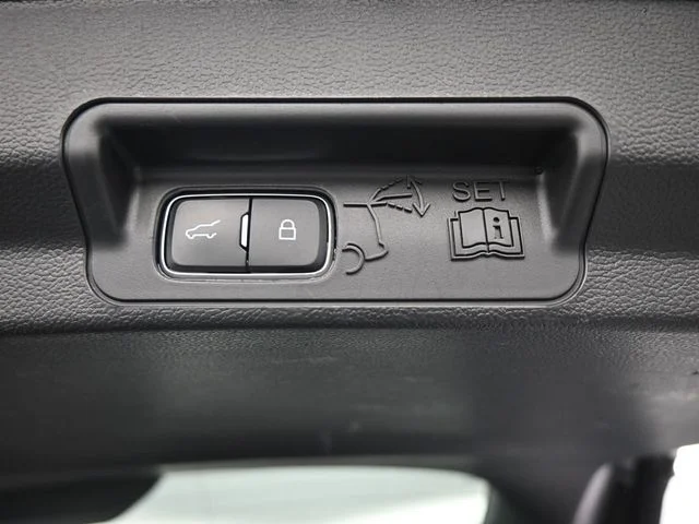 Used 2023 Silver Ford Platinum image 13
