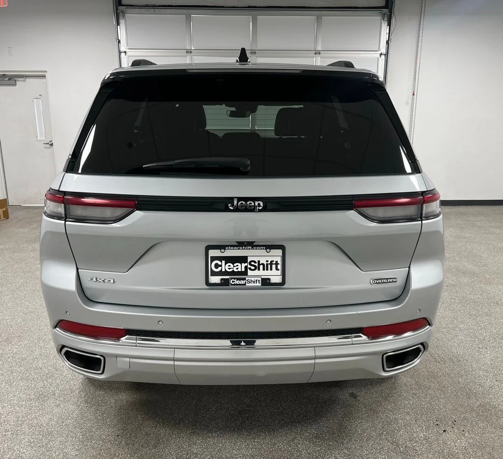 2023 Jeep Grand Cherokee Overland - Photo 11